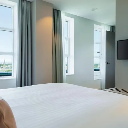 Ξενοδοχείο By Marriott 4*